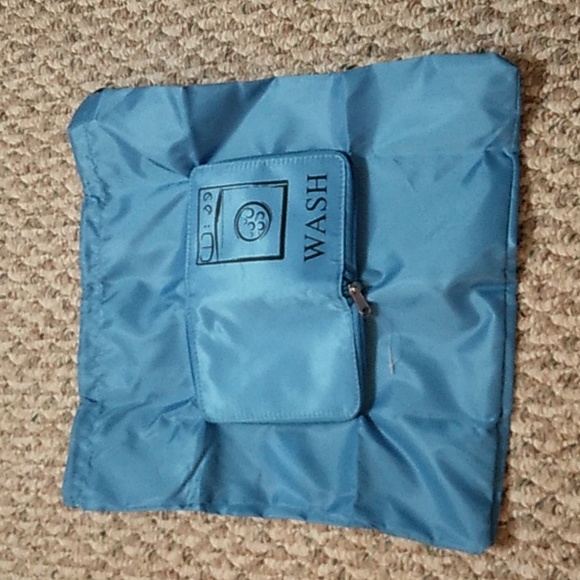 ❤️🩹NWOT Easy fold easy store drawstring laundry bag - Picture 4 of 4
